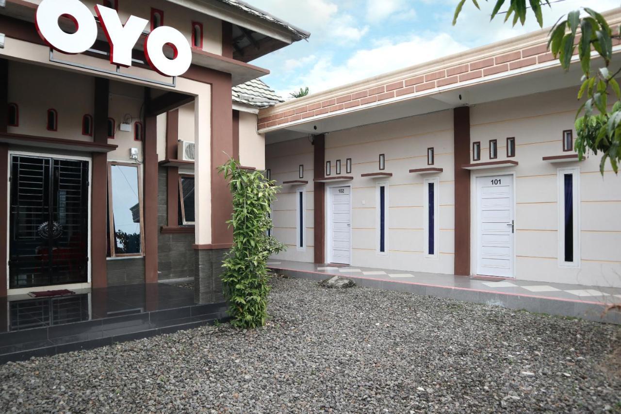 Oyo 2202 Delima Guest House Syariah Padang  Eksteriør bilde