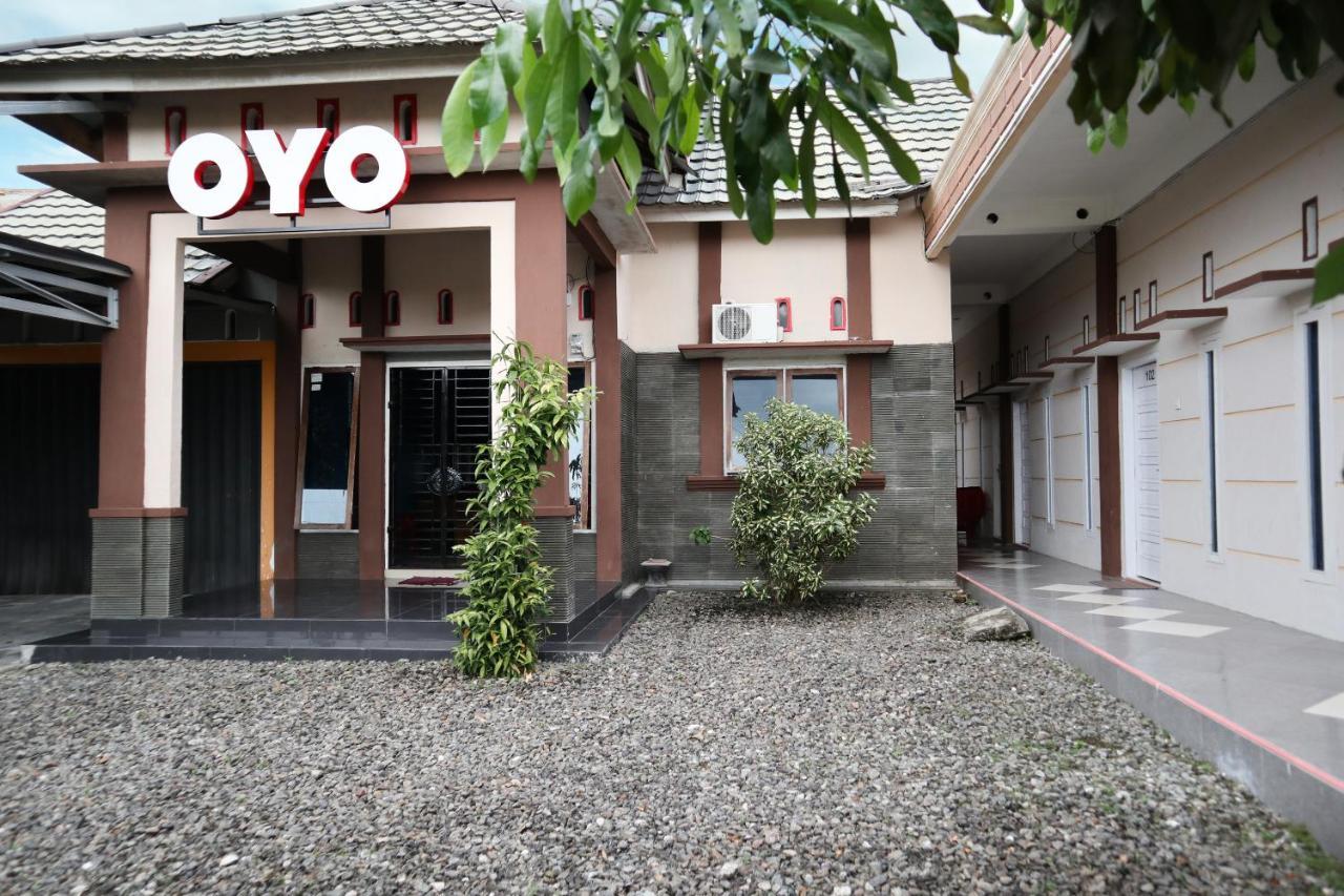 Oyo 2202 Delima Guest House Syariah Padang  Eksteriør bilde